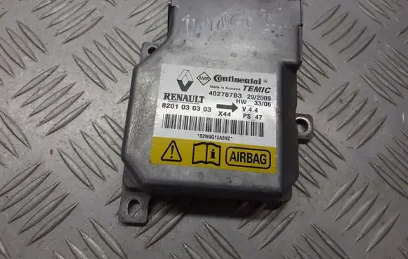 Renault Twingo II Airbag control unit/module 8201030303