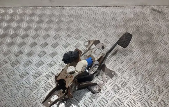 Ford Fiesta Brake pedal 8V512450AF C91EA2208081