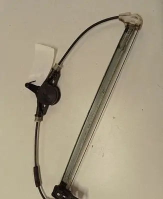 Mazda 3 II Rear window lifting mechanism without motor
