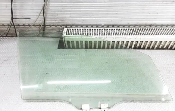 Honda Stream Front door window glass four-door