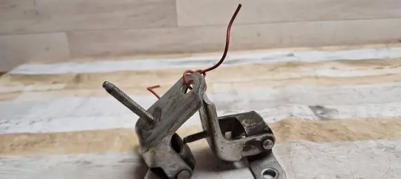 Front door hinge set