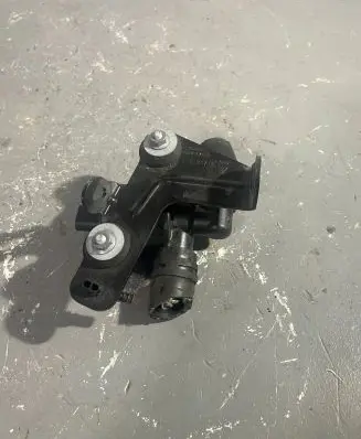 Porsche Macan (95B) Coolant heater control valve 95B819735B