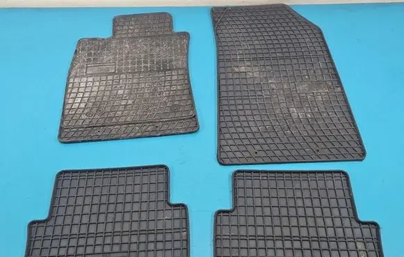 Renault Clio IV Front floor mat IMPRK1555728