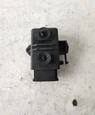 Volkswagen Transporter - Caravelle T5 Seat heating relay 1Z0959772B