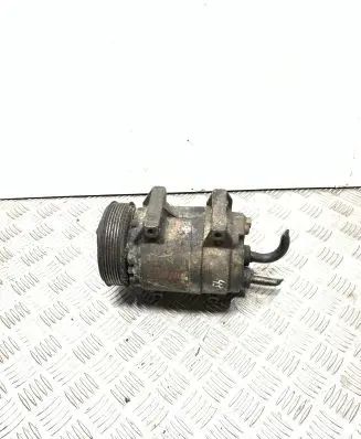 Volvo V70 Air conditioning (A/C) compressor (pump) 8708581