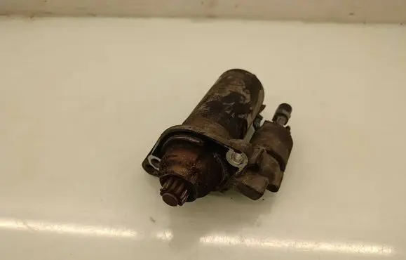 Skoda Fabia Mk2 (5J) Starter motor 1005831660
