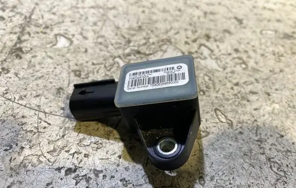 Chrysler 200 Airbag deployment crash/impact sensor P56038976AA 8F0959635A 39754C