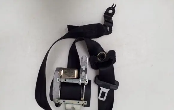 Seat Ibiza III (6L) Front seatbelt 6L4857705E