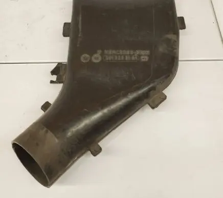 Mercedes-Benz 190 W201 Other engine bay part 2015280104