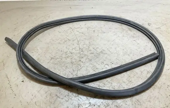 Audi Q7 4L Engine compartment rubber 4L083731