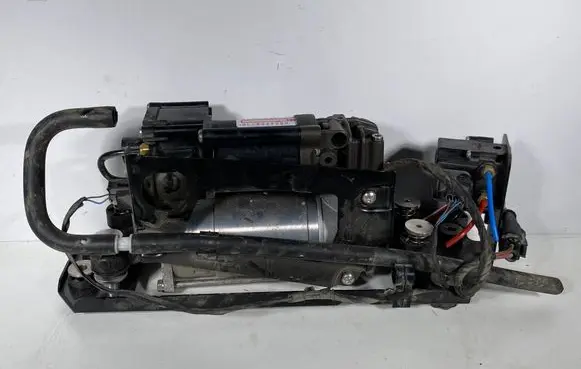 BMW 5 F10 F11 Air suspension compressor/pump 