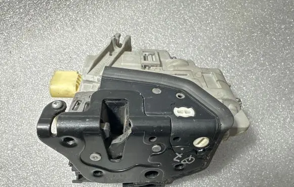 Audi Q7 4L Front door lock 3C1837016A