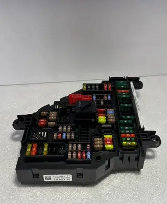 BMW 6 F12 F13 Fuse module 317033451