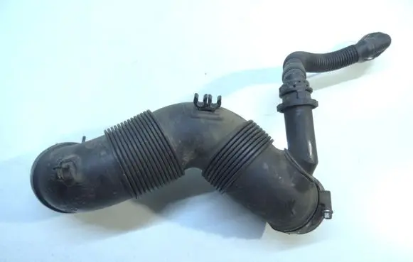 Volkswagen Touran II Air intake hose/pipe 3C0129654M