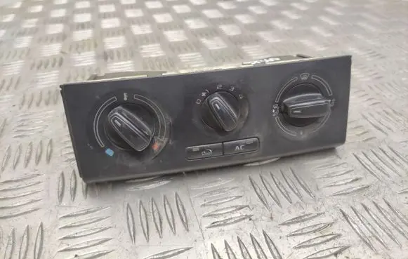 Skoda Roomster (5J) Climate control unit 5J0820045C