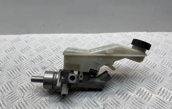 Toyota Corolla Verso AR10 Master brake cylinder 472010F031 472010F032 472200F010