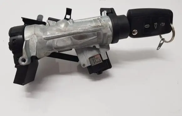 Volkswagen Polo V 6R Ignition lock 1K0905851 6C0905865