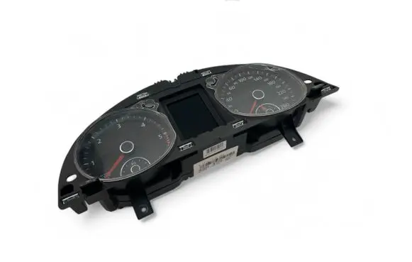 Volkswagen PASSAT B6 Speedometer (instrument cluster) 3C0920872G
