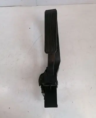 Mercedes-Benz C W203 Accelerator throttle pedal A2113000404 A2113010001