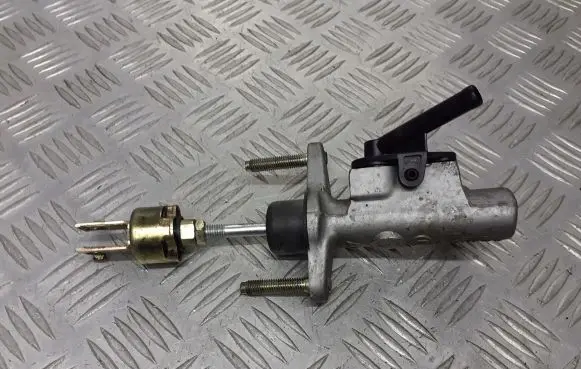 Toyota Yaris Verso Clutch slave cylinder 
