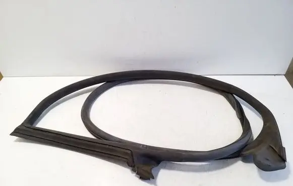 Audi A5 Sportback 8TA Front door rubber seal 8T8831708C