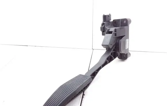 Opel Zafira A Accelerator throttle pedal 90581208 0281002298