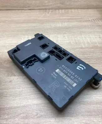 Mercedes-Benz E W211 Door control unit/module 2118208285