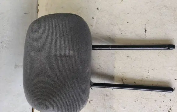 Renault Trafic II (X83) Front seat headrest 