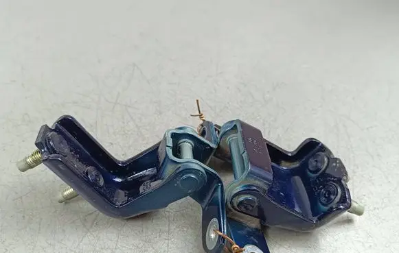 Suzuki SX4 S-Cross Rear door hinge set 