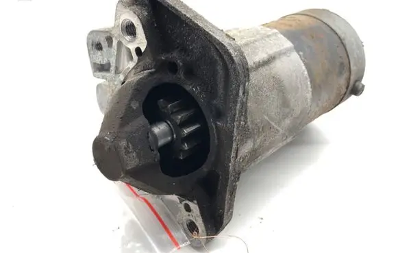 Renault Clio III Starter motor 8200584675