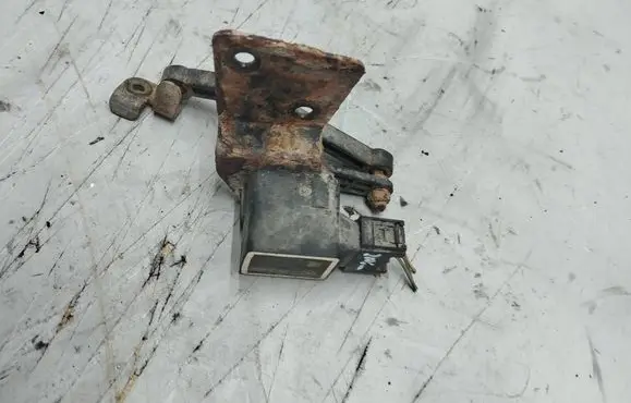 Mercedes-Benz ML W164 Air suspension front height level sensor A0105427717