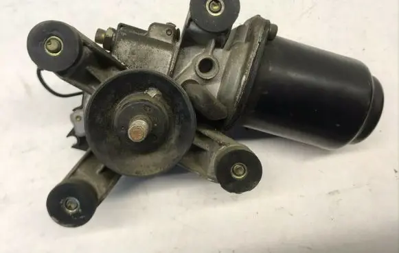 Mazda 323 F Wiper motor nr618