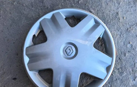 Renault Clio II R14 wheel hub/cap/trim 7700427351