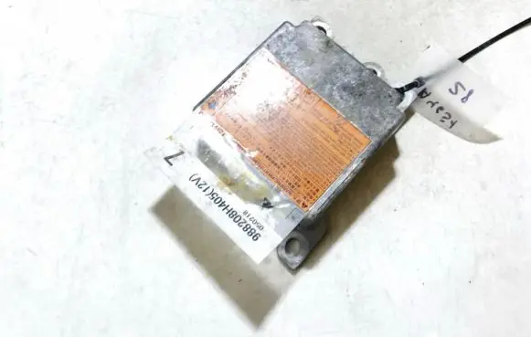 Nissan X-Trail T30 Airbag control unit/module 988208h405