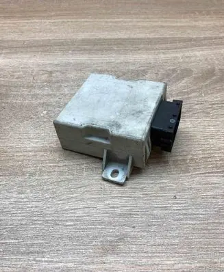 Toyota Avensis T250 Window wiper relay 150696