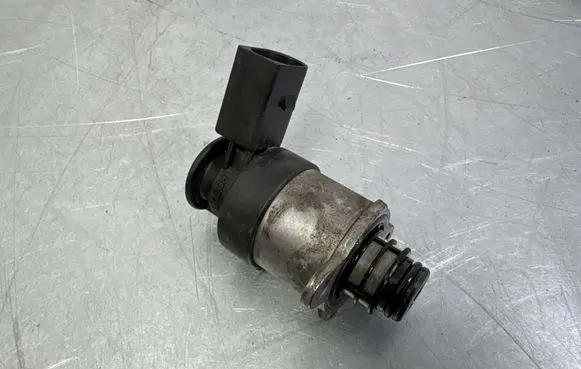 BMW 5 F10 F11 Fuel injection high pressure pump 0928400798