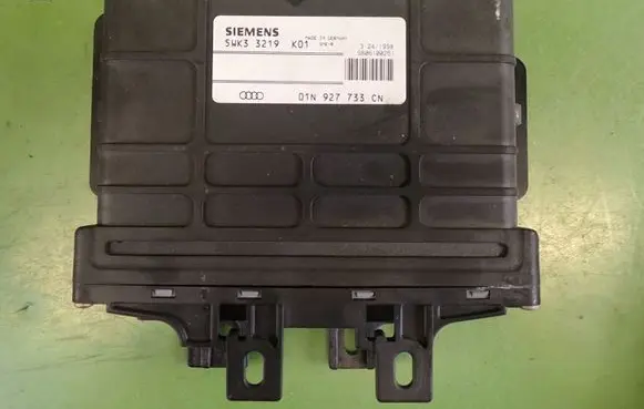 Volkswagen PASSAT B5 Other control units/modules 01N927733CN