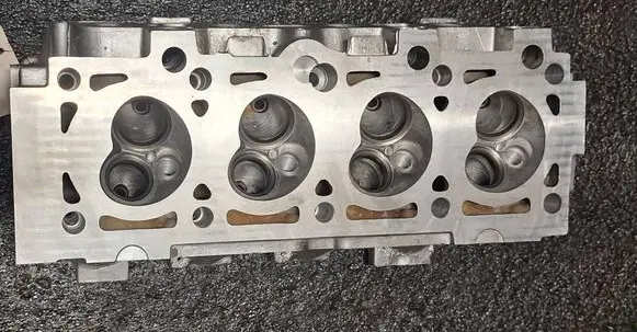 Ford Escort Engine head 86SM6090AE
