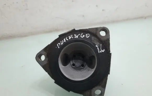 Engine mount bracket