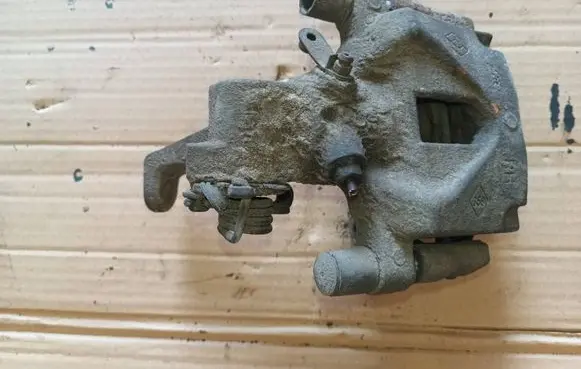 Renault Latitude (L70) Rear brake caliper 