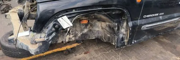 Jeep Cherokee III KJ Fender 