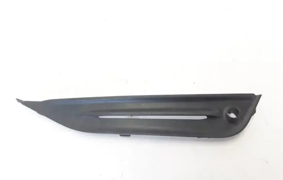 Front bumper splitter molding