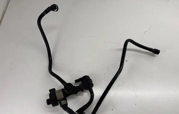 BMW X1 E84 Breather/breather pipe/hose 7636147 7609806 13907636147