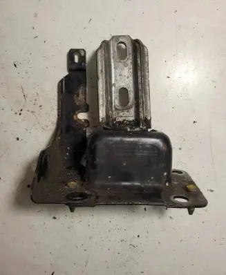 Citroen C3 Picasso Engine mount bracket 9680293680