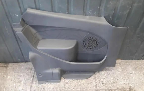Renault Twingo II Coupe rear side trim panel 8200637009