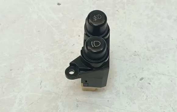 Mitsubishi 3000 GT Fog light switch T6162L21