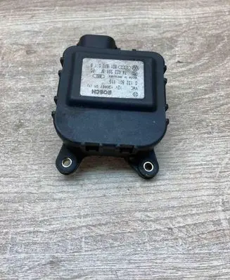 Volkswagen PASSAT B5 Air flap motor/actuator 8D1820511B 0132801116