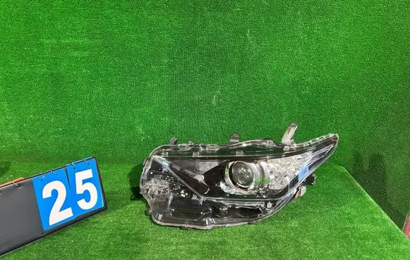 Toyota Auris E180 Headlight/headlamp 90070908
