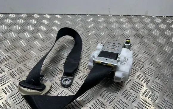 Lexus CT 200H Front seatbelt 7X3270P