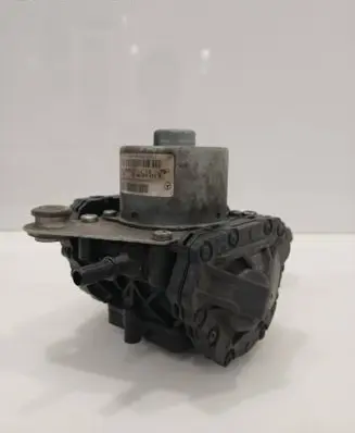 Mercedes-Benz B W246 W242 Vacuum pump A2424300632